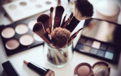 Se maquiller le visage : notre routine quotidienne